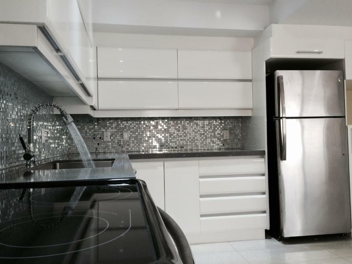 Luxury Two Story Villa Unit A Laval Luaran gambar