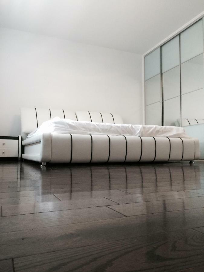 Luxury Two Story Villa Unit A Laval Luaran gambar